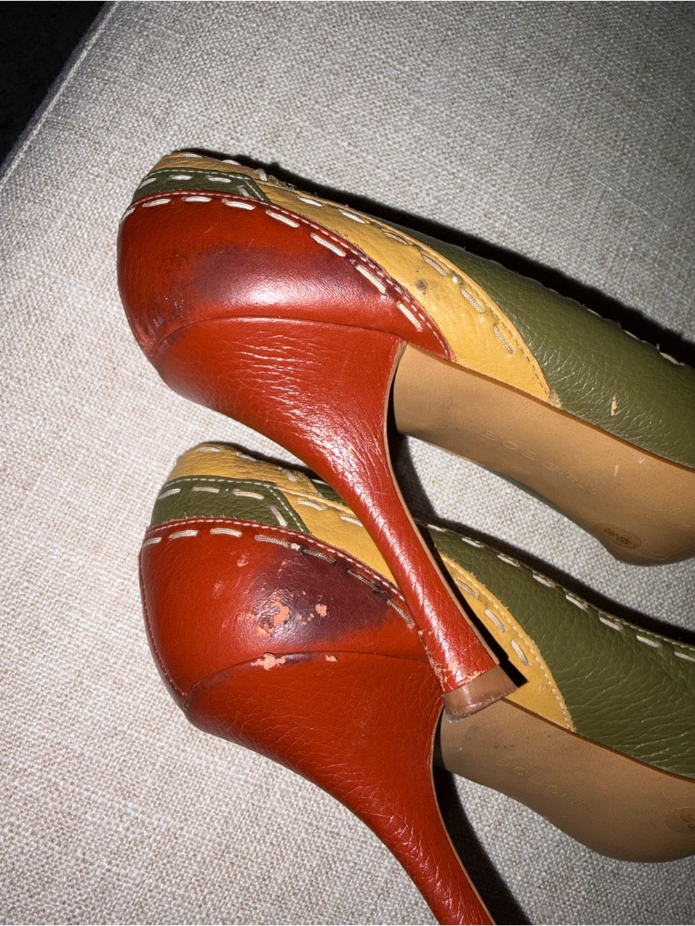 BCBGirls Vintage Colorblock Leather Pointed Toe Pumps Heels Size 9B / 38 - Picture 7 of 11